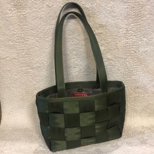Harvey’s Seatbelt bag
